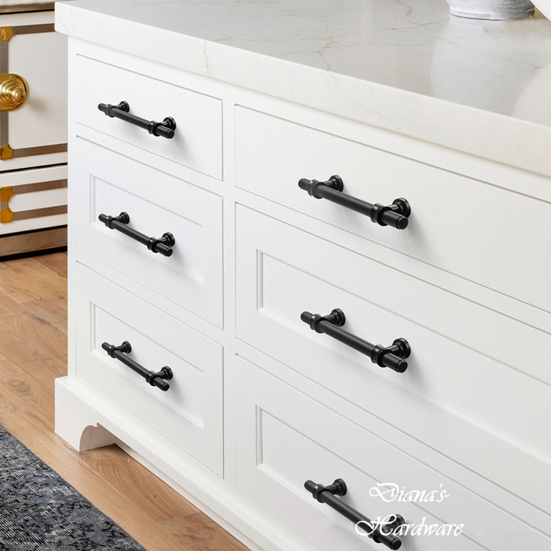 Puxadores pretos simples e mod - Restoration Hardware Furniture Used avaliação e preço