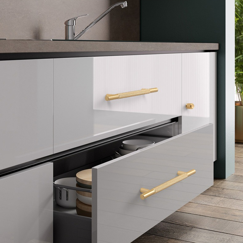 Preto ouro serrilhado armário  - Restoration Hardware Furniture Used avaliação e preço